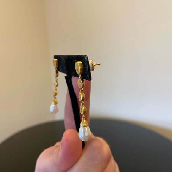 Julie Vos NWT authentic rare luxury minimalist pearl CZ drop statement earrings - Picture 12 of 17